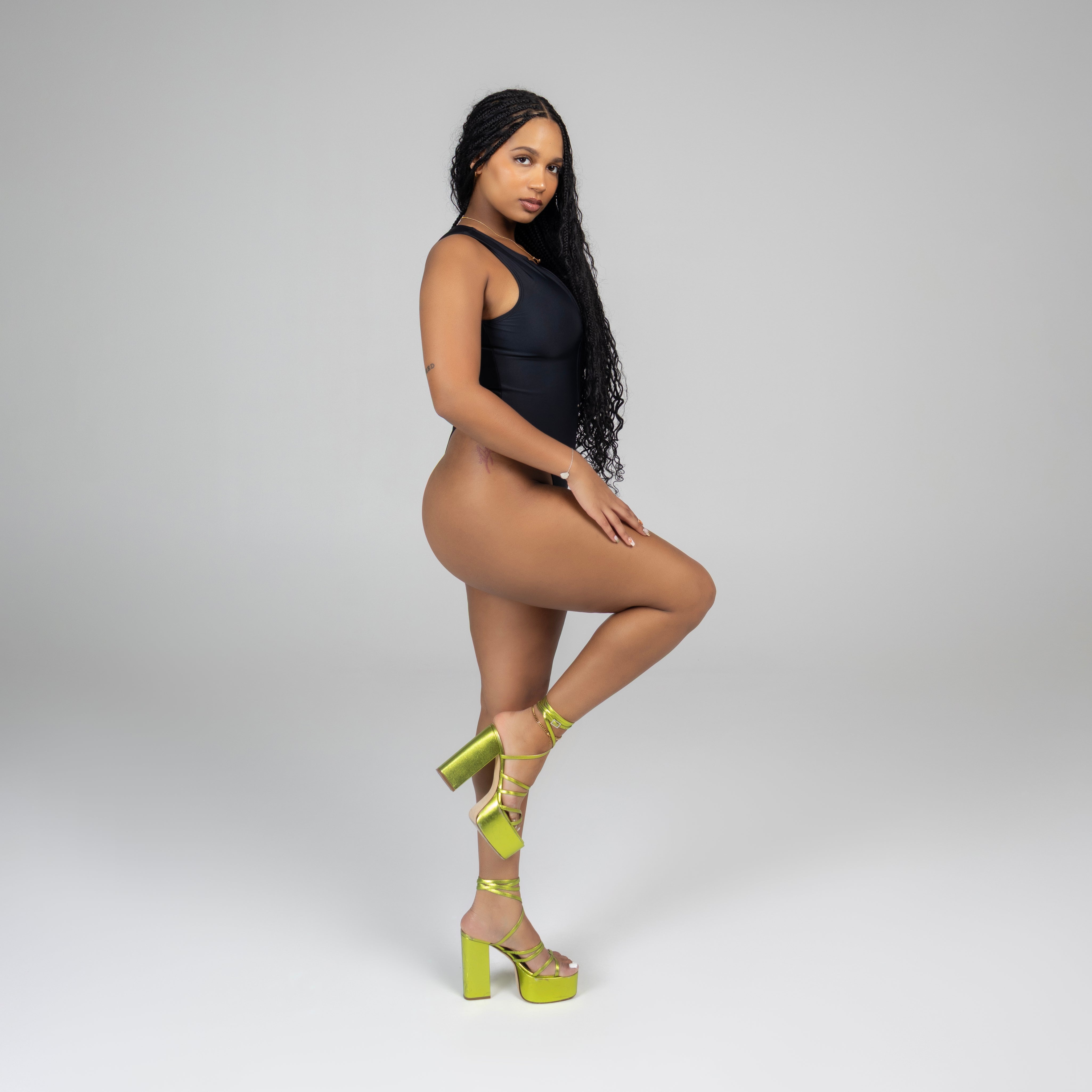 ARI ONE PIECE