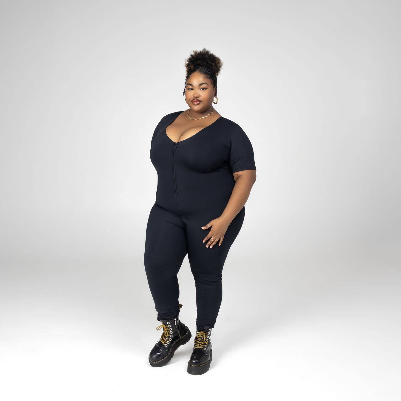 gigi_victoria_3XL3_Large_f0ad6f0c-0438-4ace-a049-42d1486de9ee.png