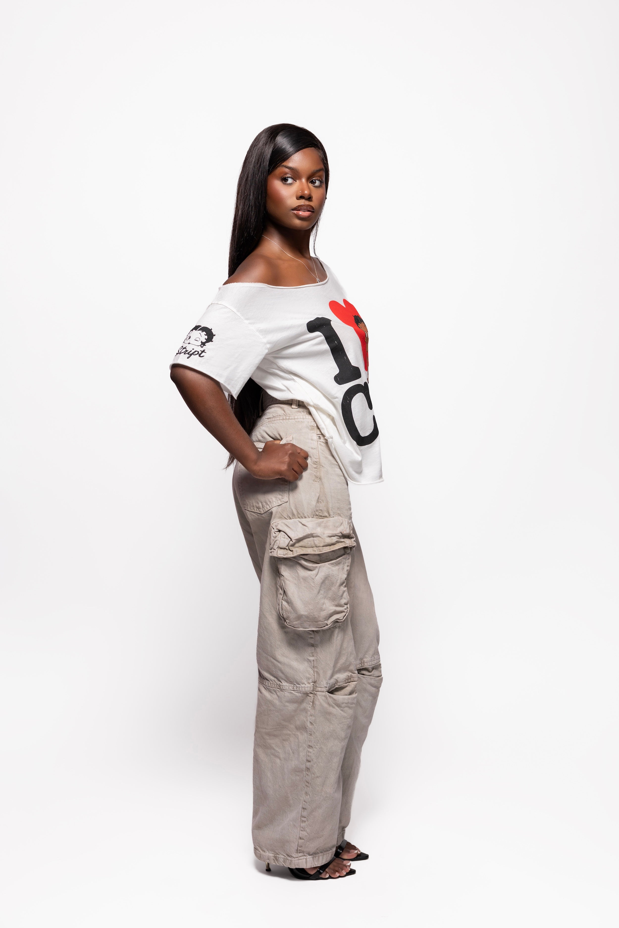 I <3 CHI OFF SHOULDER TEE