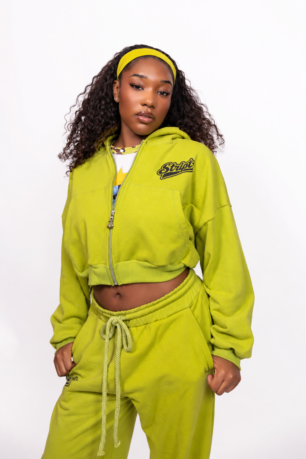 COZY CROP ZIP HOODIE – STRIPT