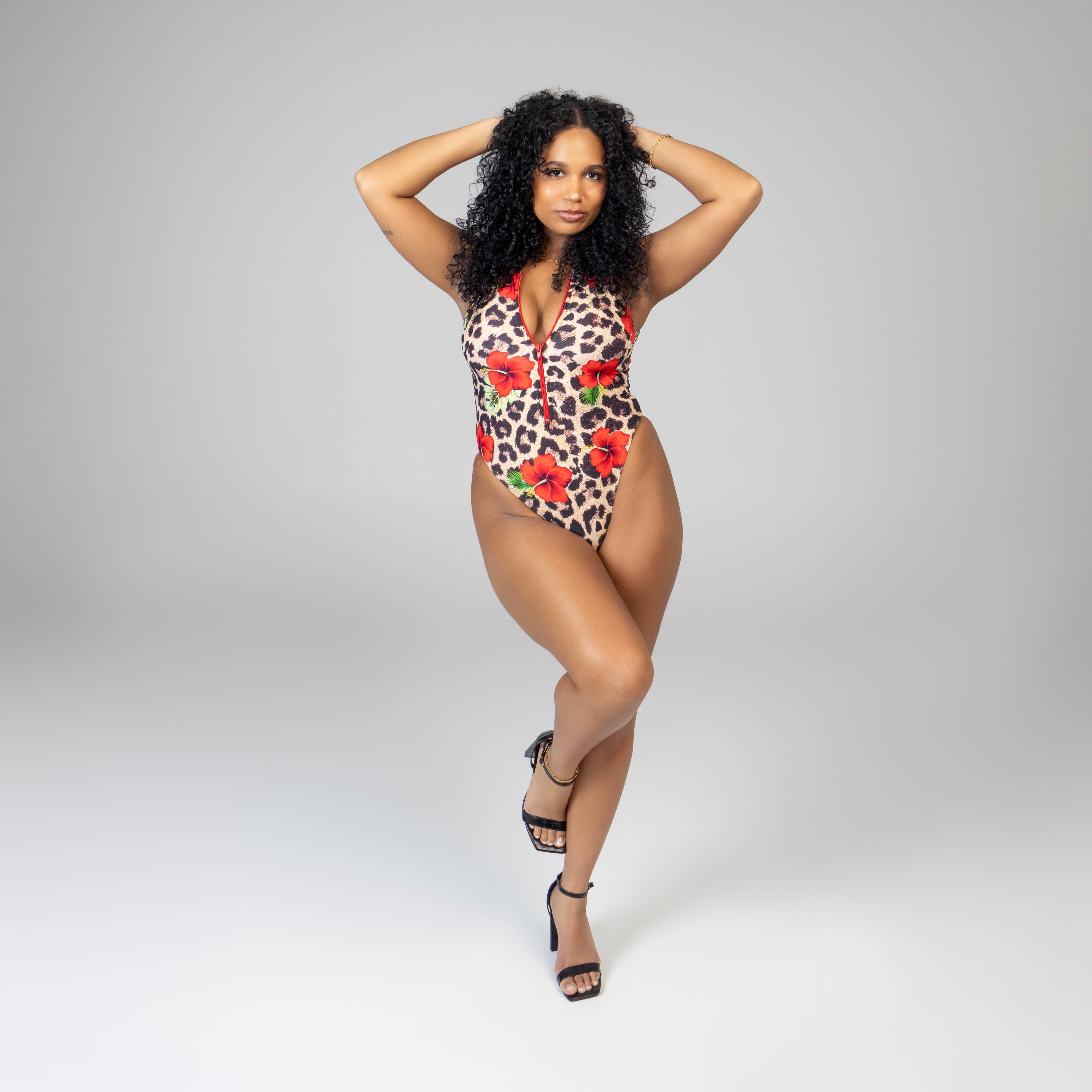 ARI ONE PIECE