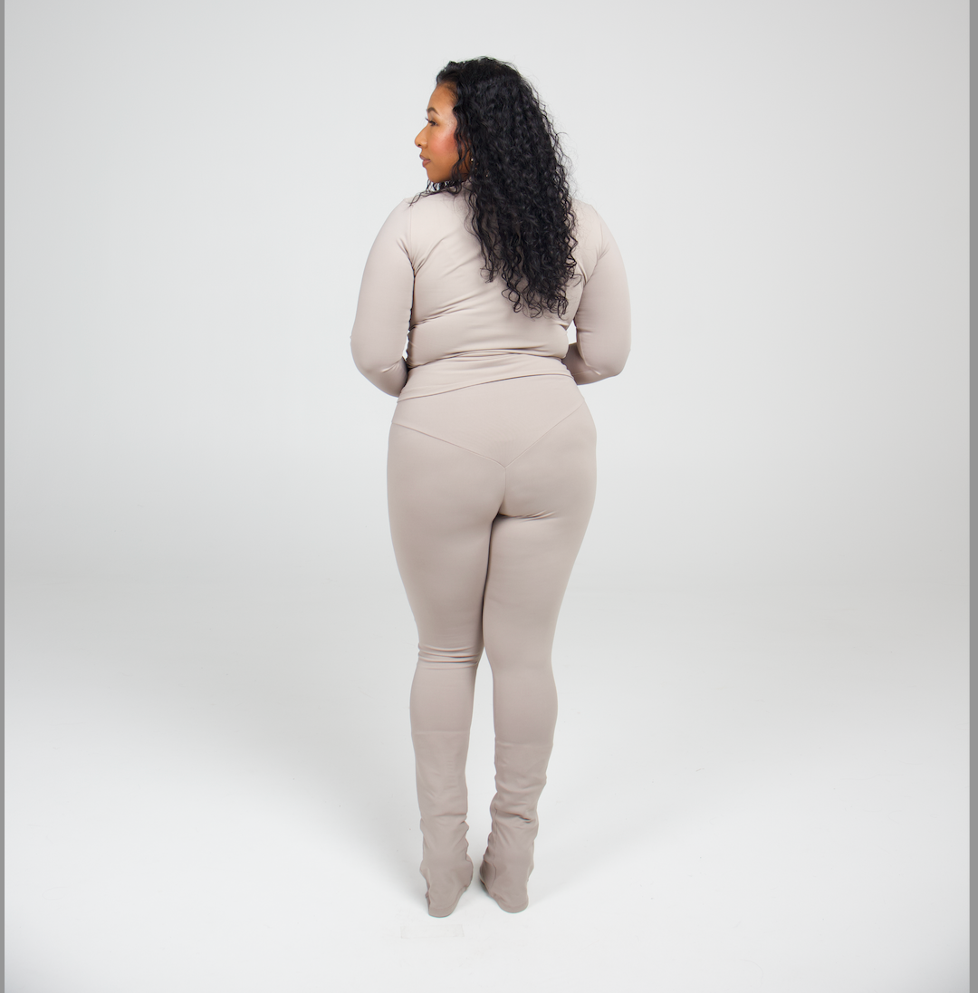 SIGNATURE STACKED LEGGING