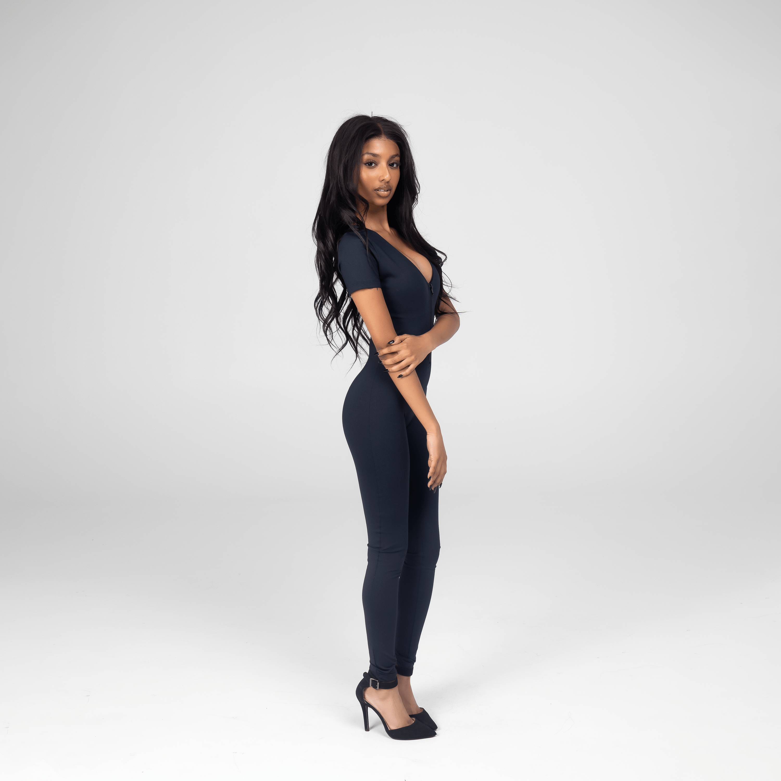 gigi_nuha_XS2-min_eb719c1f-1243-4a1b-b5dd-bc87760a1cea.png