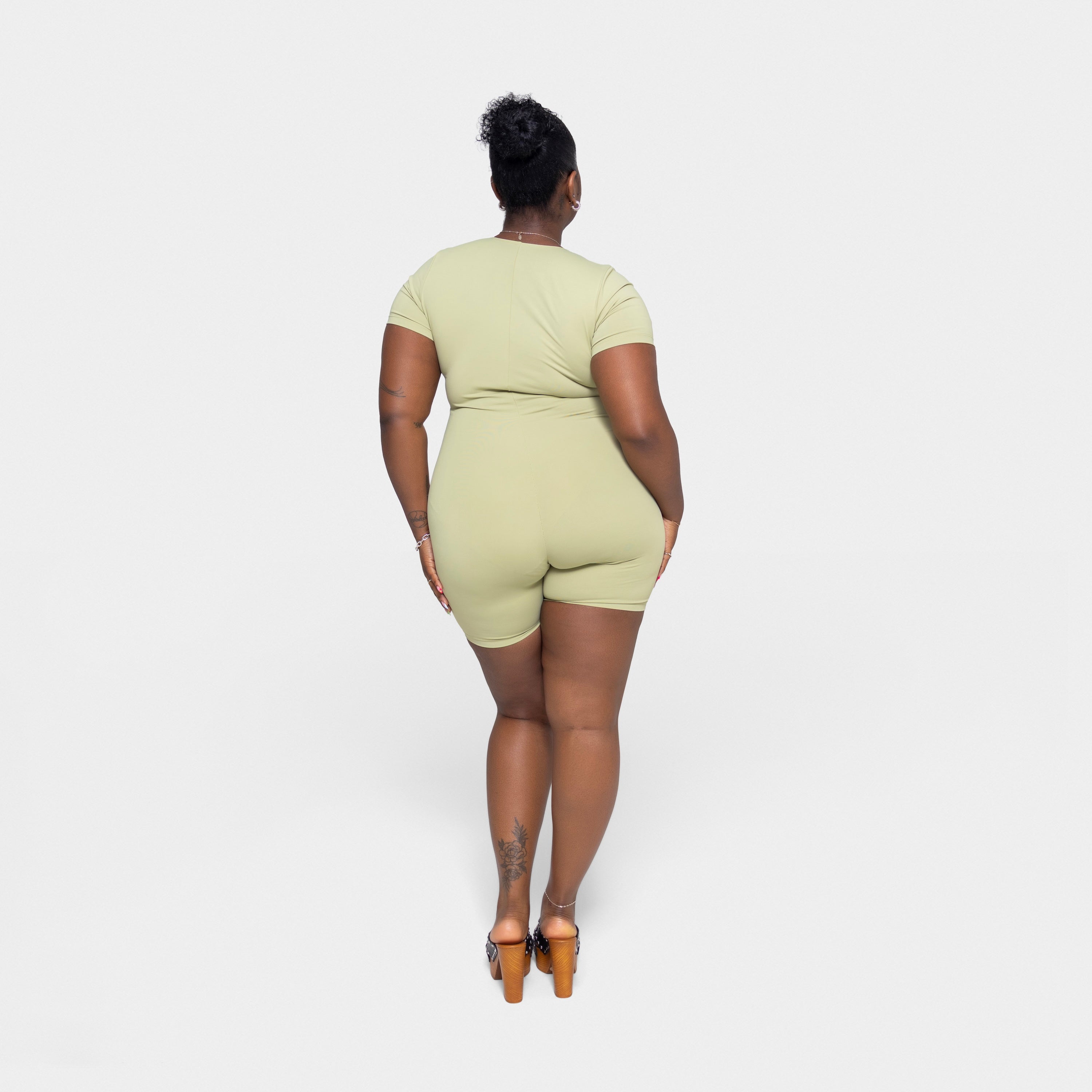 GIGI BIKER-thumbmail-13